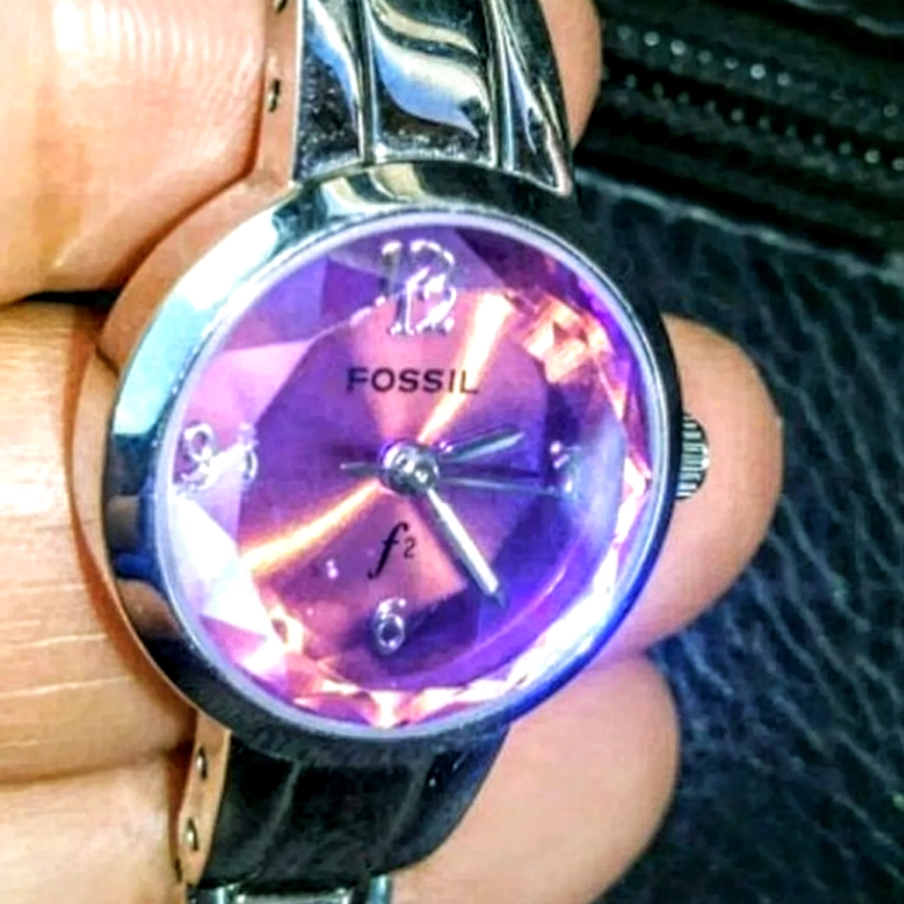 VTG FOSSIL PURPLE WRIST WATCH